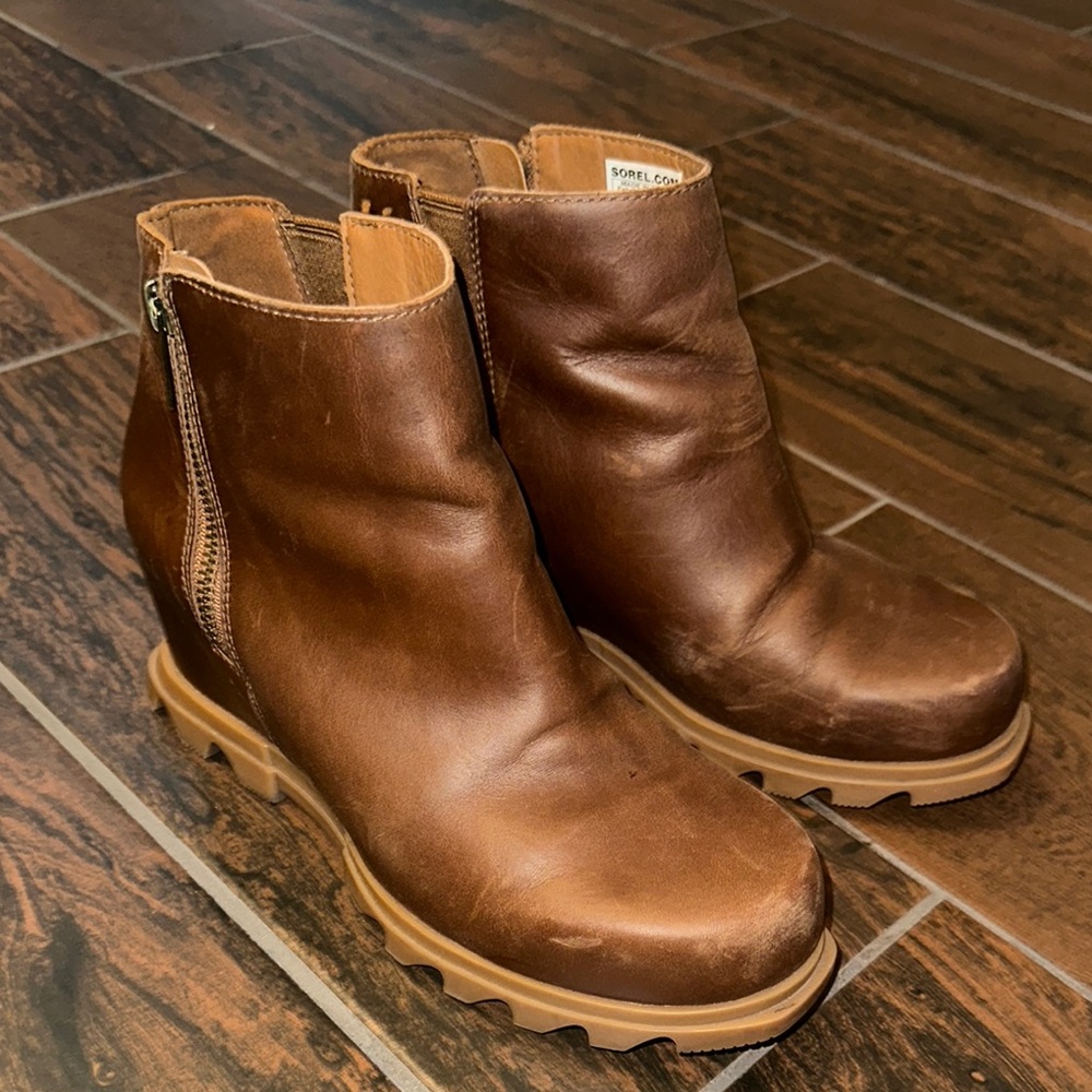Sorrel Joan of Arctic Wedge Boot - worn 5 times